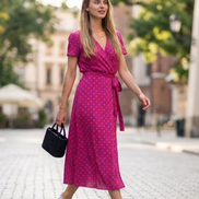 Elegancka sukienka Natalia – malinowe kropki