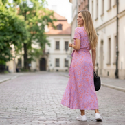 Elegancka sukienka Natalia – pastelowe kwiaty